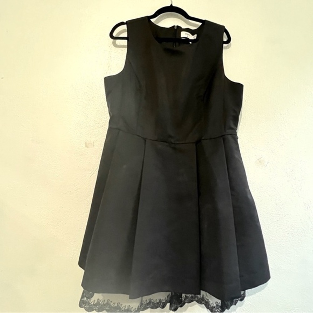 Jason Wu black sleeveless dress w/pockets & lace underlay. Sz XL. Preowned. EUC.
